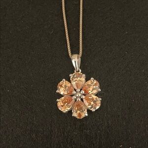 Elegant Floral Pendant Necklace